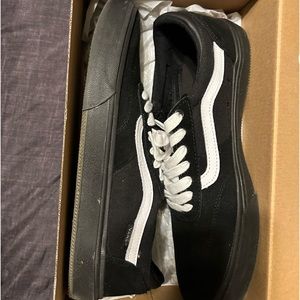 Black white vans